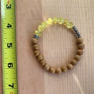 Fun multi-material bracelet !